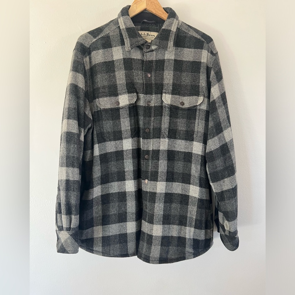 L.L. Bean Black & Gray Wool Blend Plaid Quilted Shacket Size Large‎
